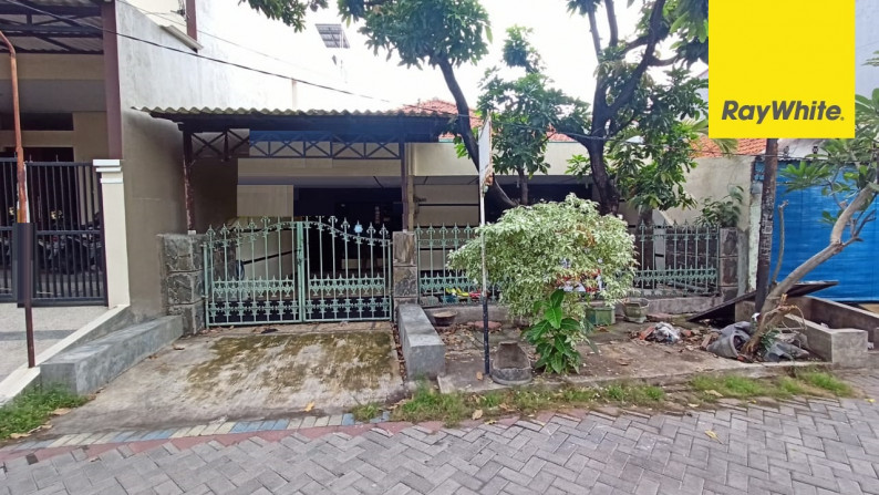 Rumah di Jalan kertajaya, Surabaya Timur