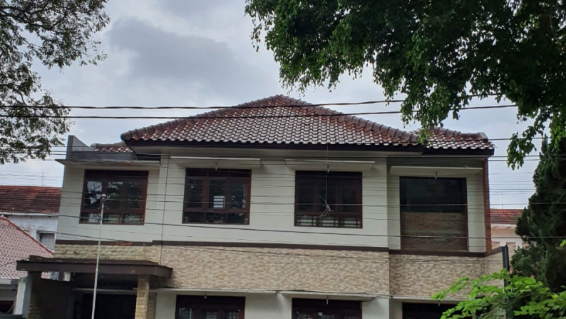 Dijual Rumah Kantor Sayap Surapati