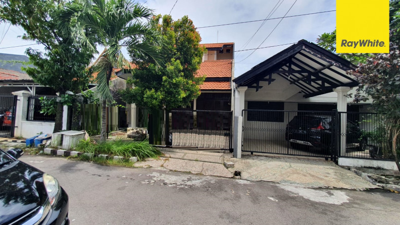 Rumah 2 lantai di Darmo Permai Utara, Surabaya