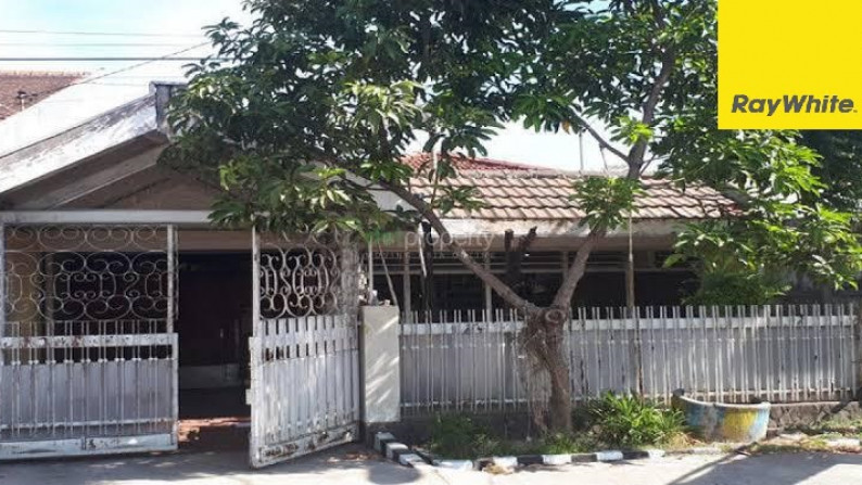 Rumah di Barata Jaya, Surabaya Timur