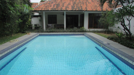 Rumah + Kolam renang di Cipete, Jakarta Selatan