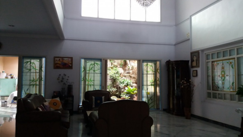 For Sale Rumah Besar Bagus Siap Huni, Jln Utama, di Puri Indah - Jakarta Barat