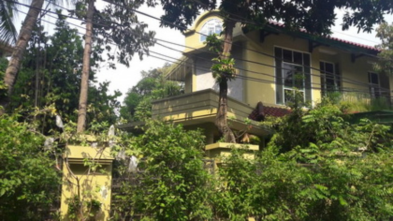 Dijual Rumah Hoek 2 1/2 Lantai di Taman Kedoya Baru/ Elok - Kedoya Selatan - Jakarta Barat