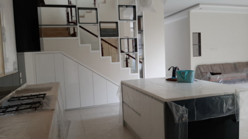 Dijual Rumah Bagus Brand New Furnished @ Taman Kedoya Baru, Jakarta Barat