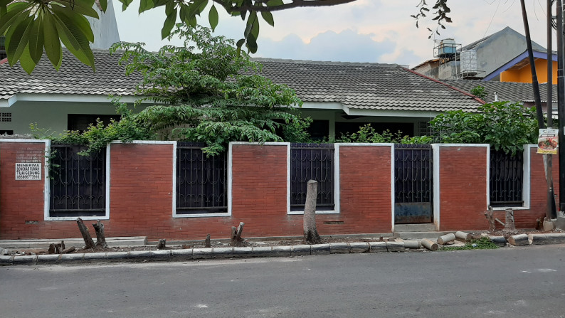 For Sale Rumah Tua Hitung Tanah BU @ Puri Indah - Jakarta Barat