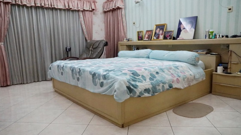 For Sale Rumah Besar  Furnished di Taman Kedoya Baru - Jakarta Barat