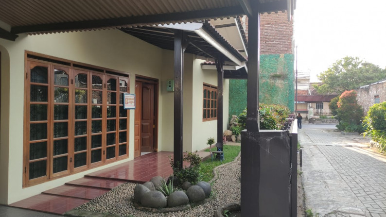 Dijual rumah furnished di Kolonel Masturi, Cimahi 