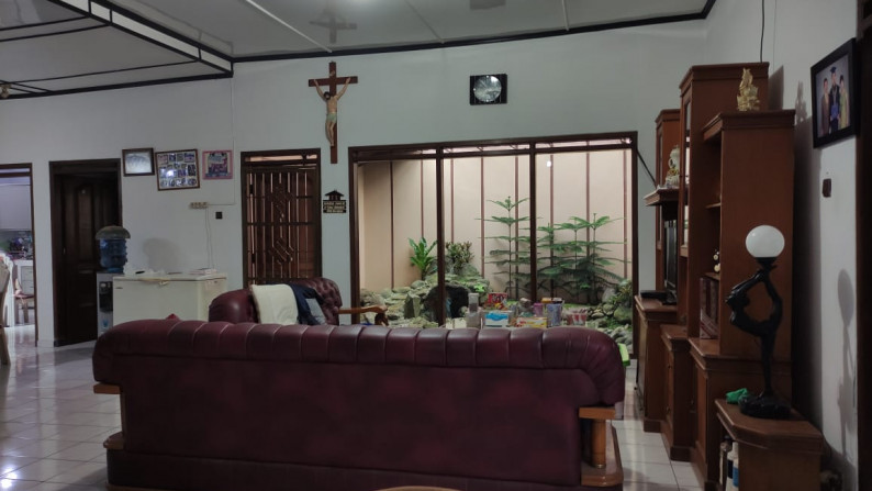 Dijual rumah furnished di Kolonel Masturi, Cimahi 