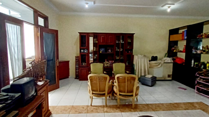 Dijual rumah 2 lt  Siap pakai  @ Sunrise garden,  Jakarta Barat