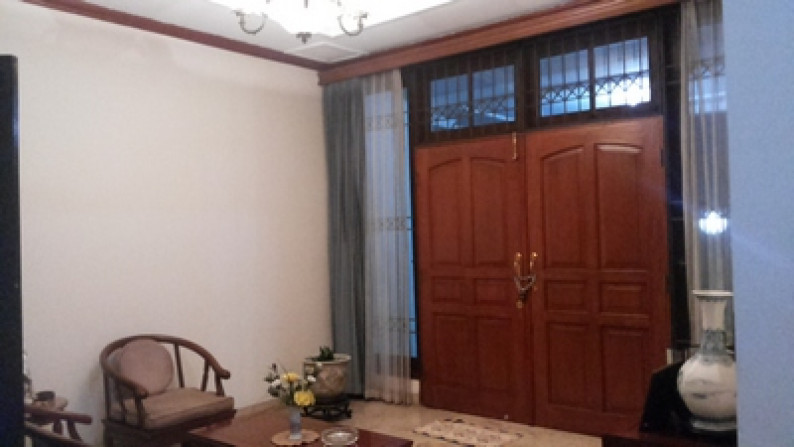 For Sale Rumah Bagus Kayu2 & Furniture Jati di Taman Kedoya Baru/Elok - Jakarta Barat