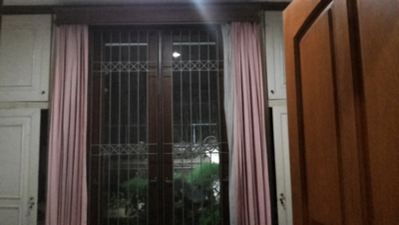 For Sale Rumah Bagus Kayu2 & Furniture Jati di Taman Kedoya Baru/Elok - Jakarta Barat