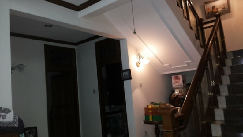 For Sale Rumah Bagus Kayu2 & Furniture Jati di Taman Kedoya Baru/Elok - Jakarta Barat