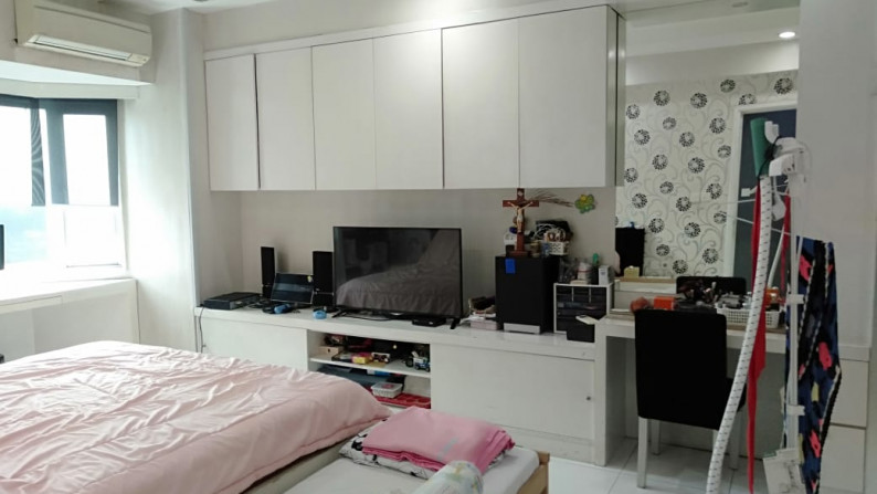 For Sale/Rent 3 Bed Room unit @ Westling Condomium - Kedoya - Jakarta Barat