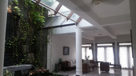 For Sale Rumah Besar  2  hoek Murah - Harga BU  di Taman Kedoya Baru - Jakarta Barat