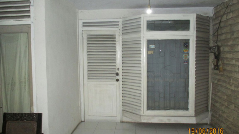 Dijual RUmah (ada kios) di Jl. Prambanan Raya - Perum, Karawaci