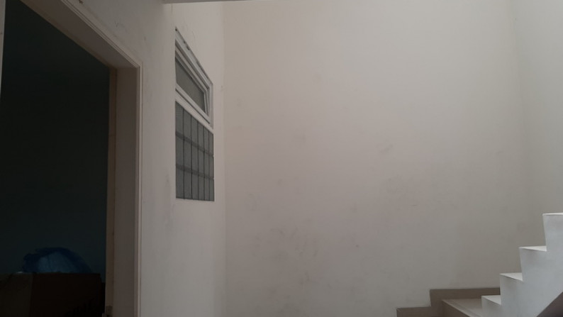 Dijual Rumah 2 1/2 Lantai @ Green Garden, Kedoya - Jakarta Barat