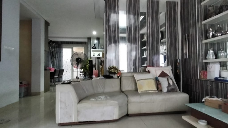 Di Jual Rumah cantik siap huni, Green Permata Ebony Pesanggrahan Jakarta Selatan