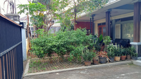 Rumah Siap Huni dan Tenang di Jalan Sambas, Kebayoran Baru, Jakarta Selatan.