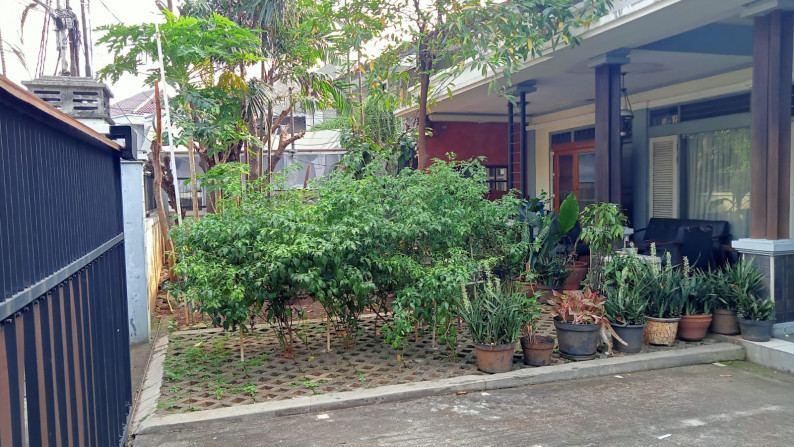 Rumah Siap Huni dan Tenang di Jalan Sambas, Kebayoran Baru, Jakarta Selatan.