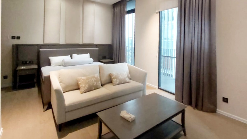 For Rent 3Bedroom minimalist apartment with private lift at Senopati Suite 