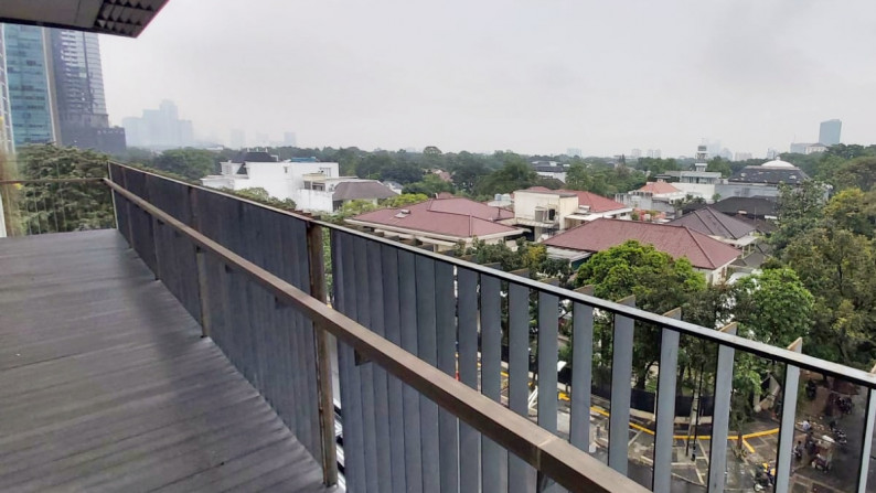 For Rent 3Bedroom minimalist apartment with private lift at Senopati Suite 