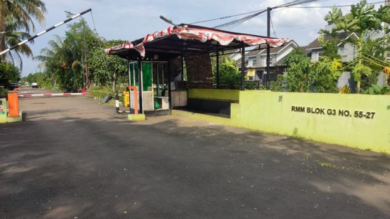 dijual rumah di regency melati mas tangerang banten, strategis, harga masuk akal, renovasi