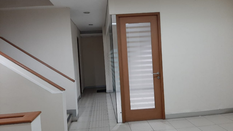 Fot Sale Ruko 4 1/3 Lt di Taman Kedoya Baru Res (Kedoya Elok), Jakarta Barat