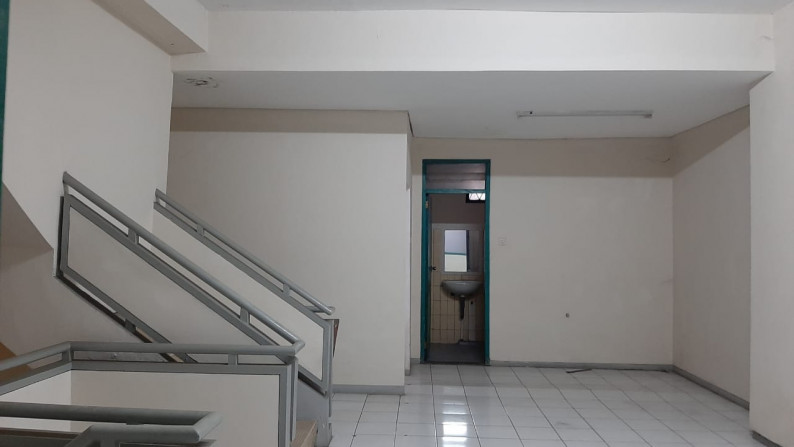 Fot Sale Ruko 4 1/3 Lt di Taman Kedoya Baru Res (Kedoya Elok), Jakarta Barat