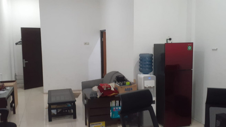 Ruko Siap Pakai dan Strategis @Jl RC Veteran, Bintaro