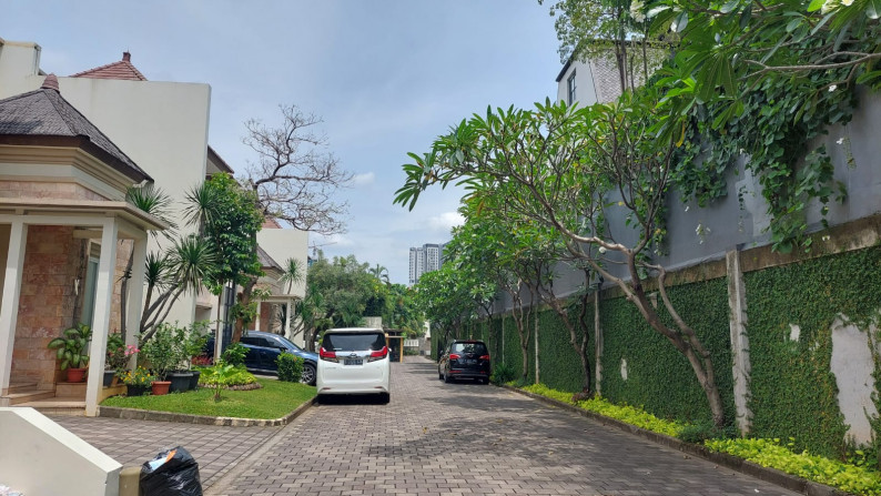 Rumah cantik di Pejaten Jakarta Selatan.