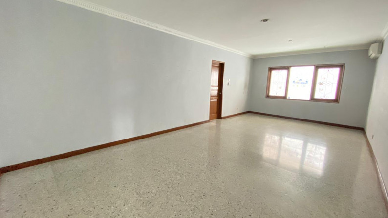 Rumah siap huni dalam cluster di gandaria