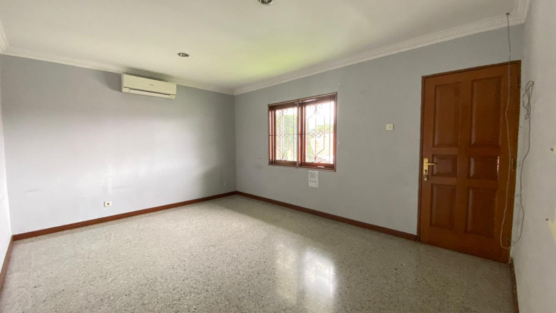 Rumah siap huni dalam cluster di gandaria