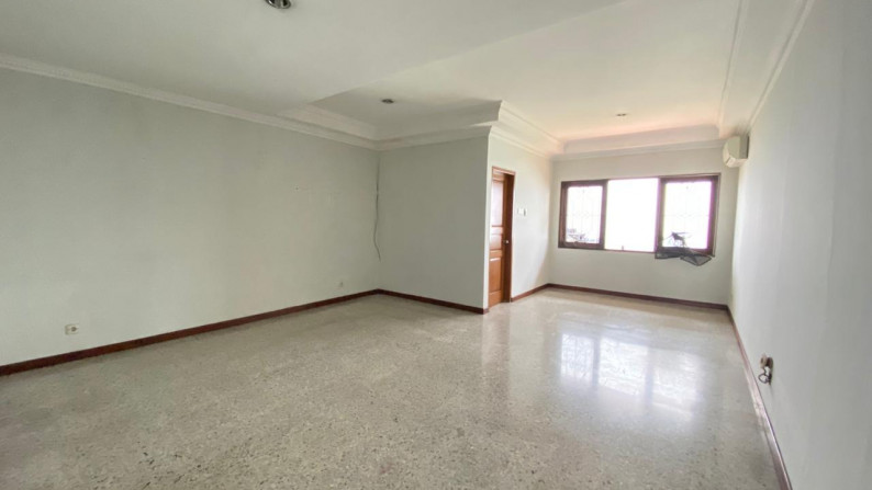 Rumah siap huni dalam cluster di gandaria