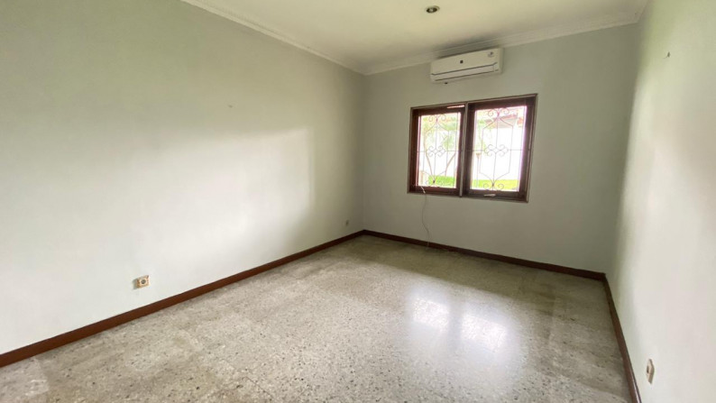 Rumah siap huni dalam cluster di gandaria