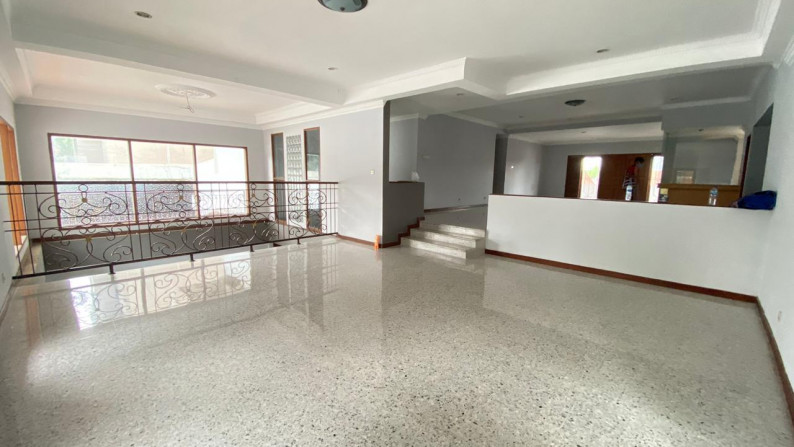 Rumah siap huni dalam cluster di gandaria