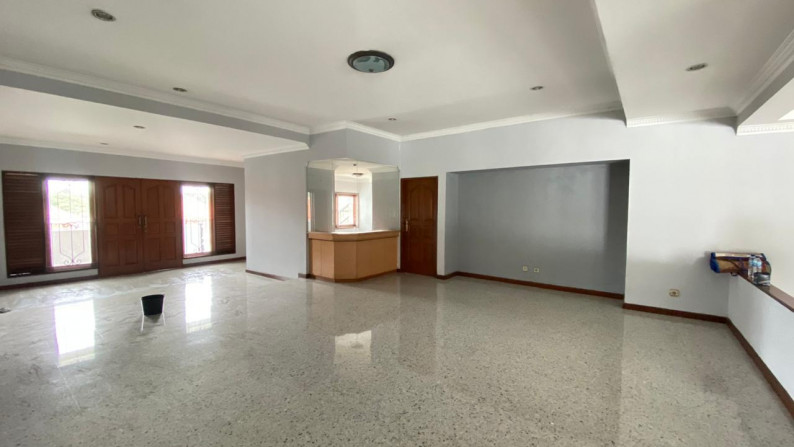 Rumah siap huni dalam cluster di gandaria