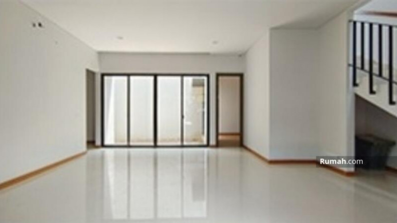 Jarang Ada. Rumah Modern Cluster Caelus Greenwich Park, BSD