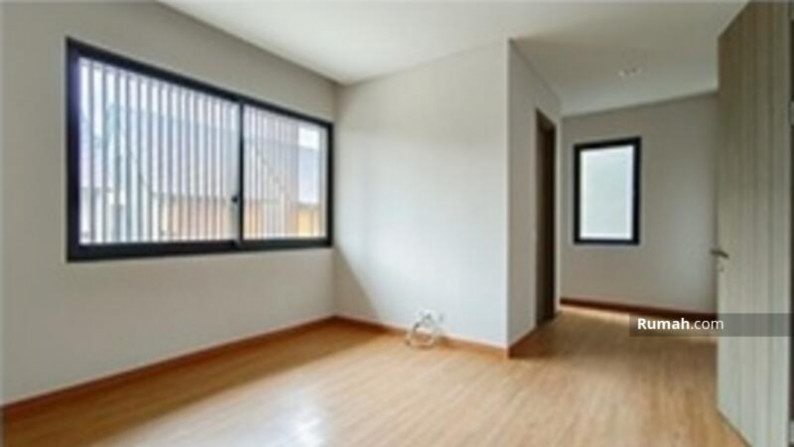 Jarang Ada. Rumah Modern Cluster Caelus Greenwich Park, BSD