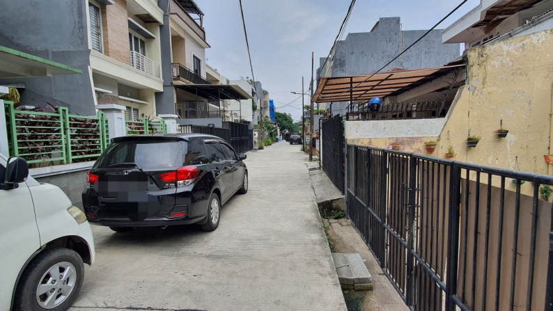 Rumah Merah Jambu Komplek Walikota Kelapa Gading Luas 8x16m2