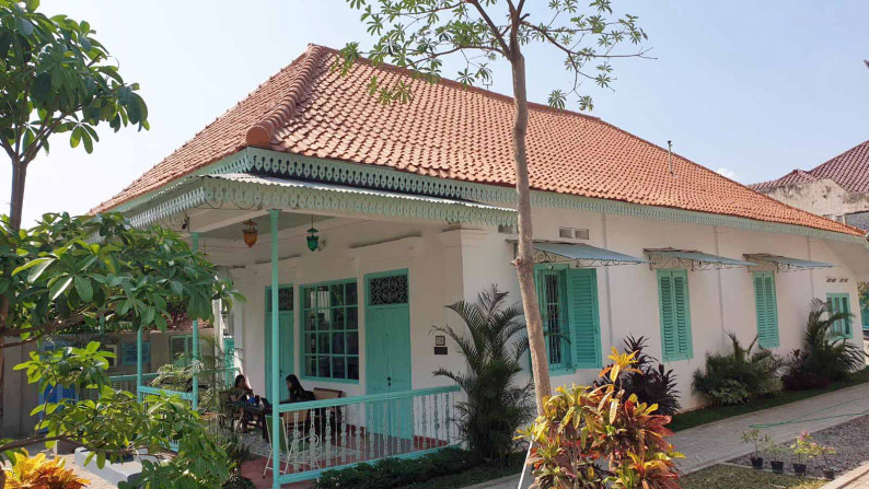 Rumah Usaha di Dinoyo, Lokasi strategis, Ex: Resto