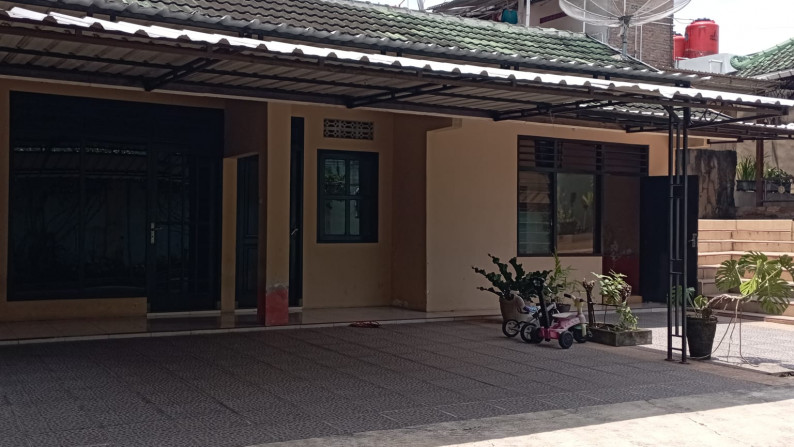 RUMAH JOGLO DEKAT KAMPUS UGM DAN RS SARDJITO, CATURTUNGGAL, DEPOK, SLEMAN