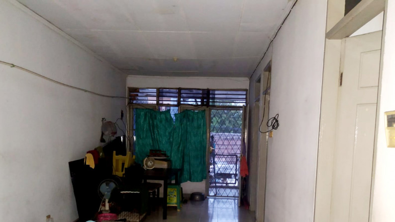 Dijual Rumah kecil 2 lt di Taman Kedoya Baru, Jakarta Barat