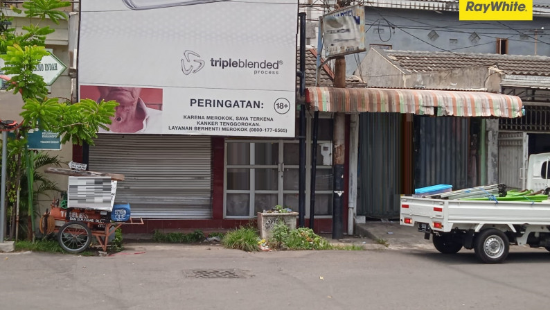 Rumah Usaha di Raya Darmo Indah Sari, Surabaya