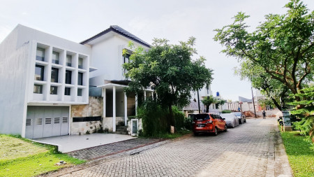 Rumah Bagus Di Cluster Premium Kebayoran Symphony Bintaro Jaya