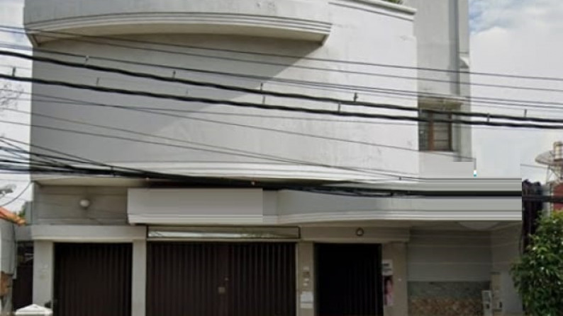 Rumah Pusat Kota di Jalan Ambengan, Surabaya