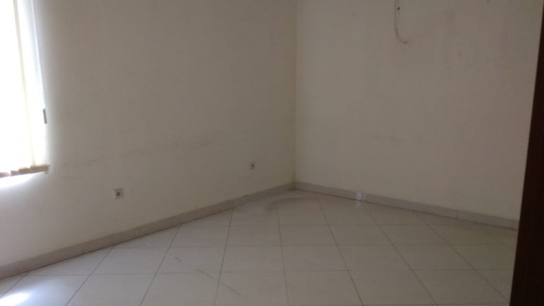 Rumah Luas Strategis Kokoh Dekat Akses Toll Di Area Cempaka Bintaro