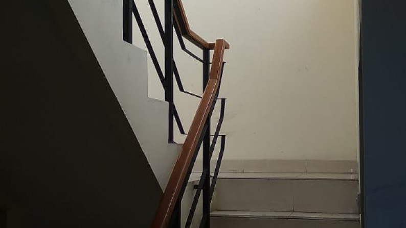 Rumah Luas Strategis Kokoh Dekat Akses Toll Di Area Cempaka Bintaro