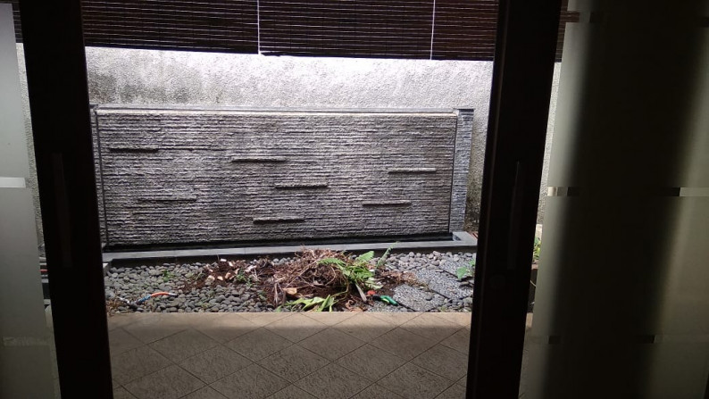 Rumah Luas Strategis Kokoh Dekat Akses Toll Di Area Cempaka Bintaro