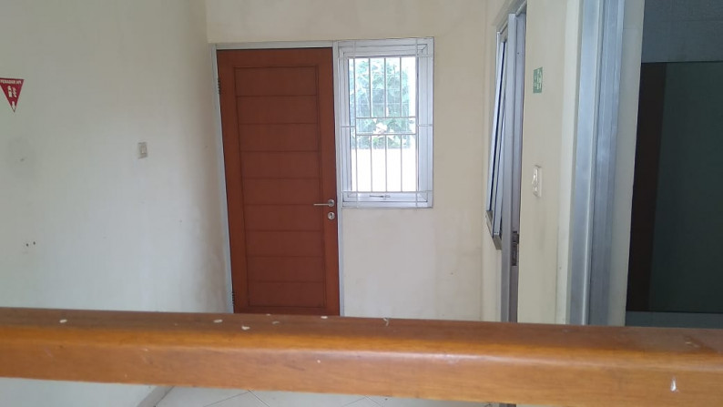 Rumah Luas Strategis Kokoh Dekat Akses Toll Di Area Cempaka Bintaro