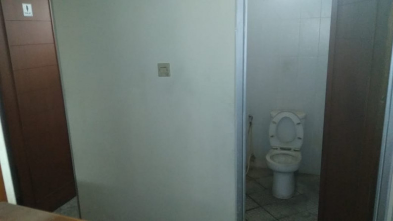 Rumah Luas Strategis Kokoh Dekat Akses Toll Di Area Cempaka Bintaro